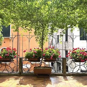 Beroni A Bed & Breakfast Venezia